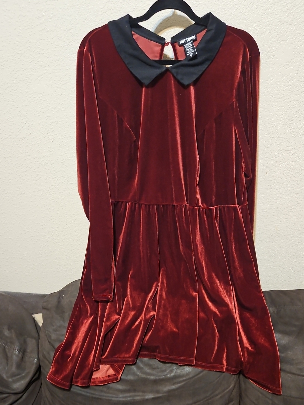 Hot Topic Burgundy Velvet Long Sleeve Dress with Black Peter Pan Collar